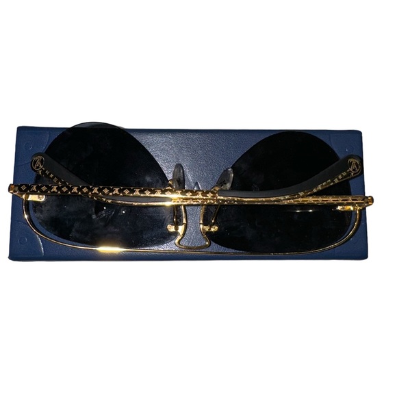 Louis Vuitton Grease Sunglasses - Picture 6 of 7